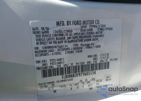 2007 Lincoln Town Car Designer Series z USA, uszkodzony, nr VIN 1LNHM83V97Y605154